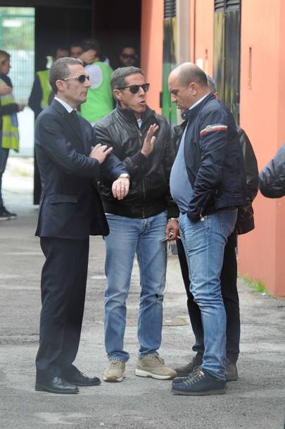 Il presidente della Nocerina, Benevento, discute con l&#39;ex presidente Citarella, attuale amministratore unico, sul da farsi tra i corridoi dello stadio Arechi. LaPresse